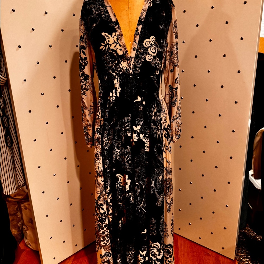 Johnny Was Black and Cream Floral Long Sleeve Silk Dress